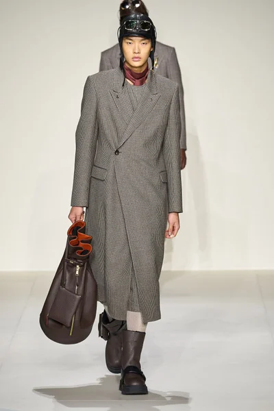 Look 7